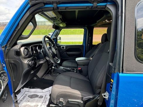 Used 2022 Jeep Wrangler Sport AWD/4WD image 19
