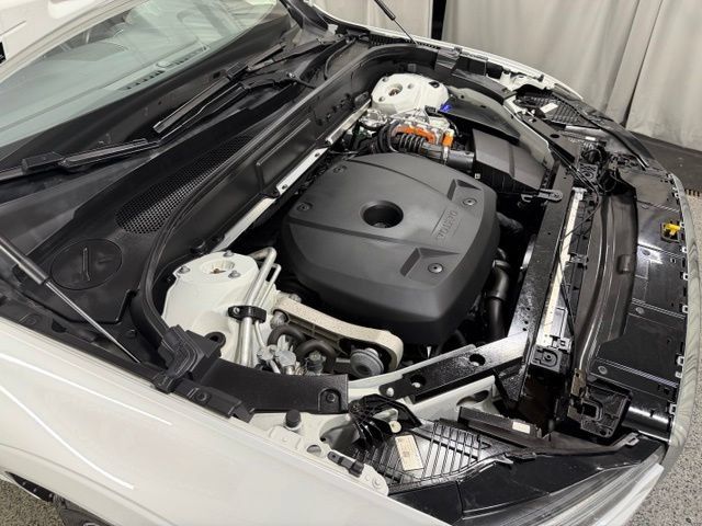 Used 2021 Volvo XC60 T8 Inscription AWD/4WD image 27