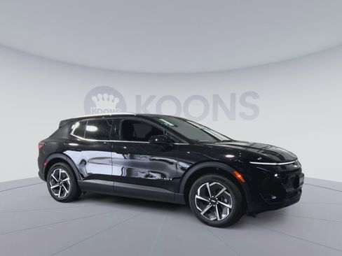 New 2026 Chevrolet Equinox EV LT image 2