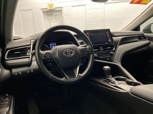 Used 2024 Toyota Camry SE FWD image 11