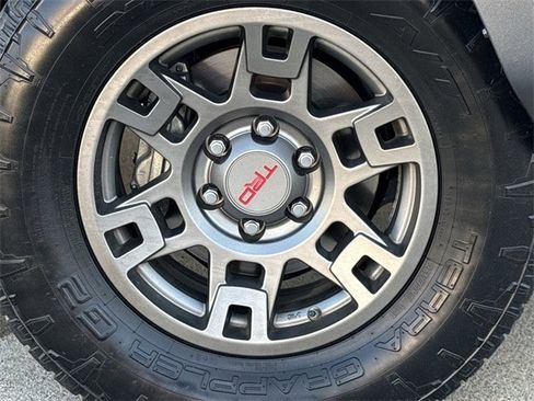 Used 2020 Toyota 4Runner SR5 Premium image 10