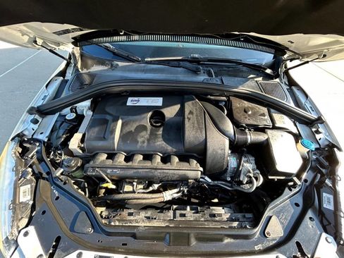 Used 2015 Volvo XC60 T6 Platinum image 24