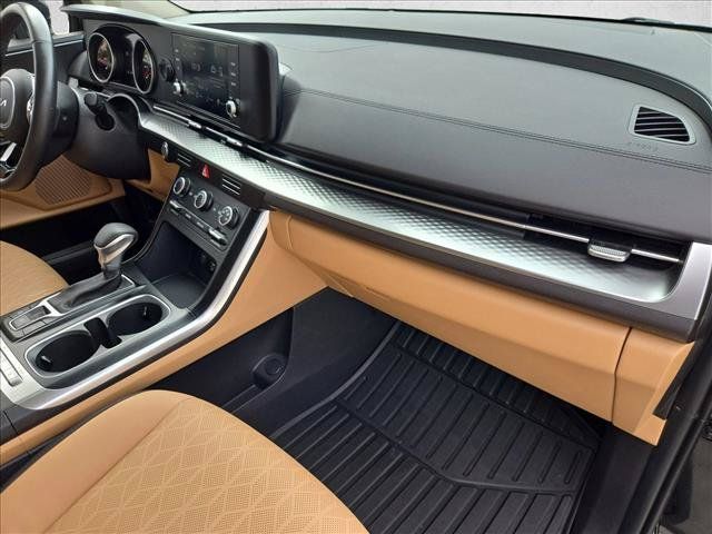 Used 2024 Kia Carnival LX FWD image 22