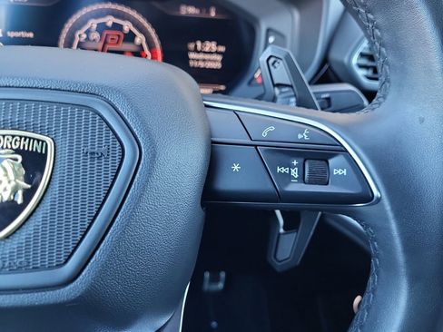 Used 2019 Lamborghini Urus image 23