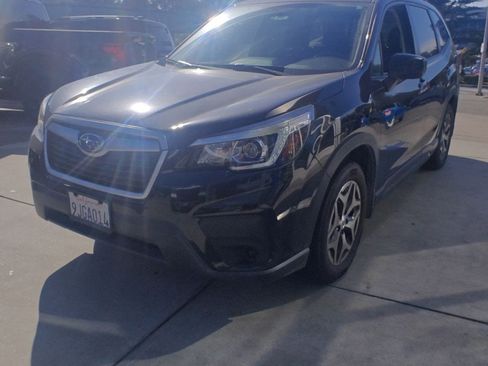Used 2019 Subaru Forester Premium AWD/4WD image 3