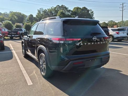 Used 2025 Nissan Pathfinder SV FWD image 13