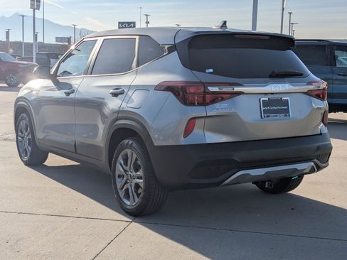 Certified 2023 Kia Seltos LX image 3