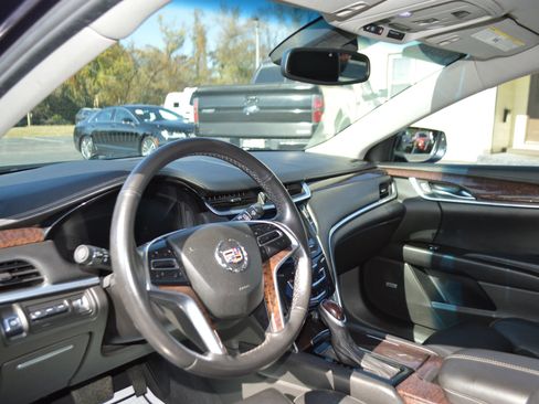 Used 2013 Cadillac XTS Premium image 15