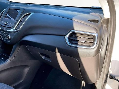 Used 2022 Chevrolet Equinox LT image 18