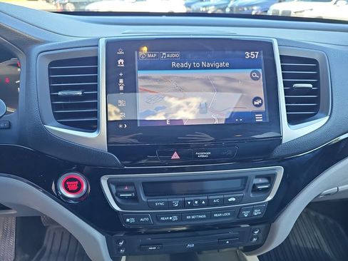 Used 2017 Honda Pilot Elite image 13