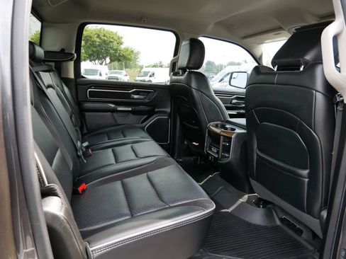 Used 2022 RAM 1500 Laramie AWD/4WD image 17