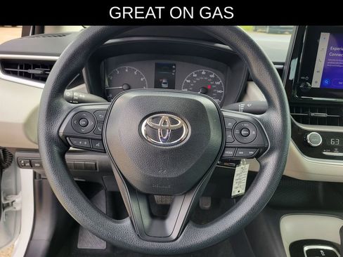 Used 2025 Toyota Corolla LE FWD image 20