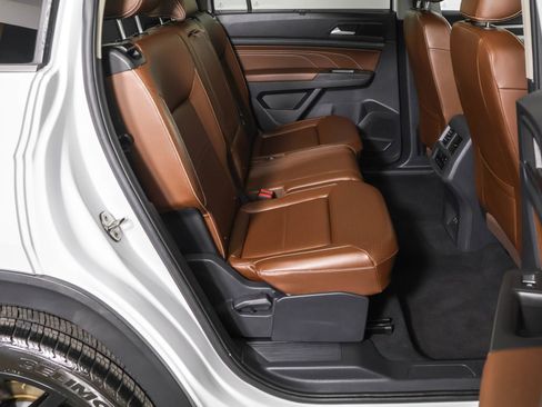 Used 2023 Volkswagen Atlas SE image 40