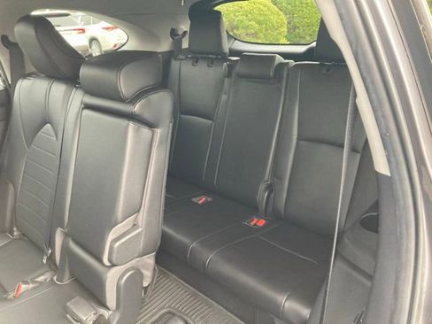 Used 2023 Toyota Highlander XLE image 21