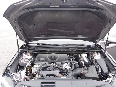 Used 2019 Toyota Camry L image 32