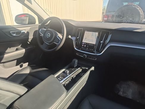 Used 2024 Volvo S60 B5 Core image 10