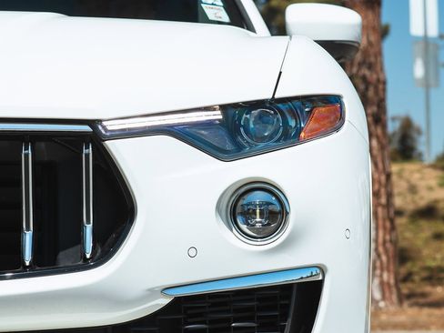 Used 2022 Maserati Levante GT image 3