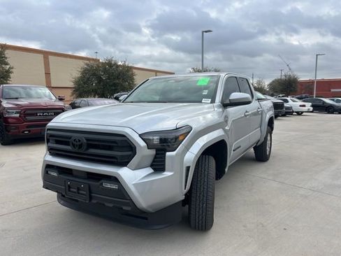 Used 2025 Toyota Tacoma SR5 image 7