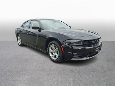 Used 2023 Dodge Charger SXT image 3