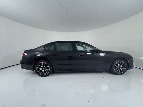 Used 2023 BMW 760i xDrive w/ Executive Package AWD/4WD image 11