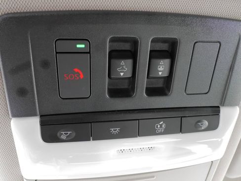 Used 2023 Nissan Rogue SV w/ SV Premium B Package image 30