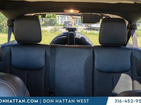 Used 2016 Jeep Wrangler Unlimited Sahara AWD/4WD image 13
