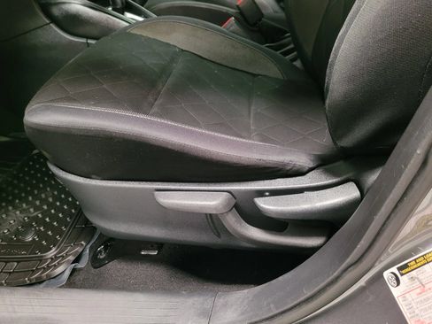 Used 2019 Nissan Kicks S FWD image 15