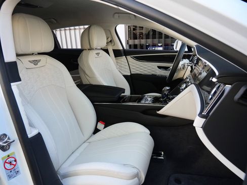 Used 2024 Bentley Flying Spur W12 AWD/4WD image 26