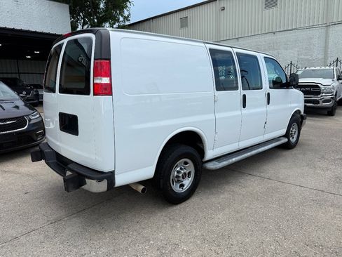 Used 2021 GMC Savana 2500 w/ Driver Convenience Package RWD image 4