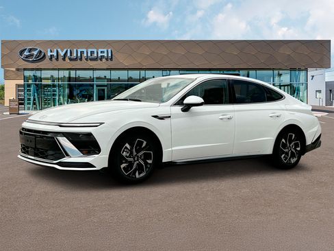 Used 2025 Hyundai Sonata SEL AWD/4WD image 2