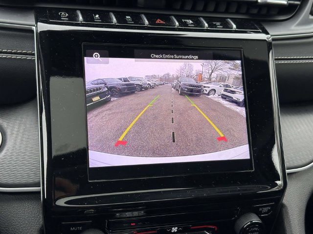 Certified 2024 Jeep Grand Cherokee Laredo X AWD/4WD image 40