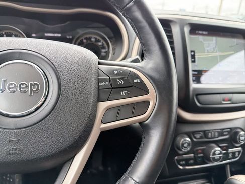 Used 2017 Jeep Cherokee Limited AWD/4WD image 29
