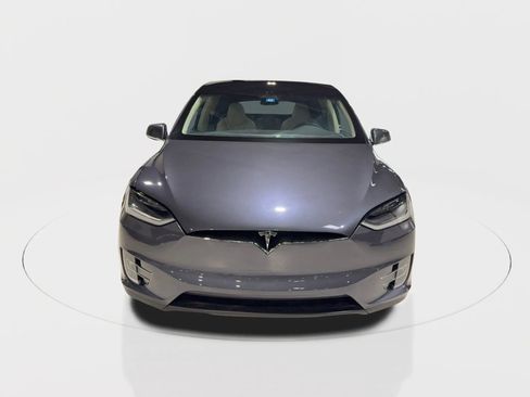 Used 2019 Tesla Model X 100D image 4