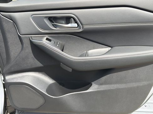 New 2026 Nissan Rogue Platinum w/ Platinum Premium Package AWD/4WD image 14