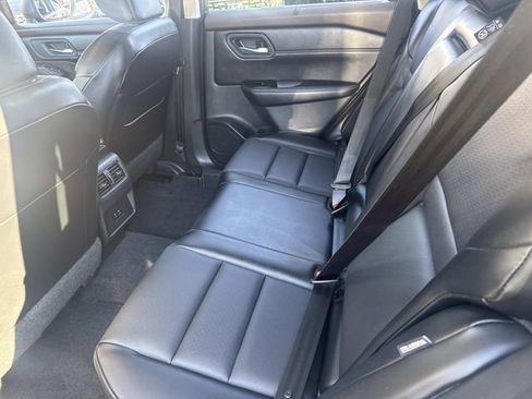 Used 2023 Nissan Rogue SV w/ SV Premium Package image 16