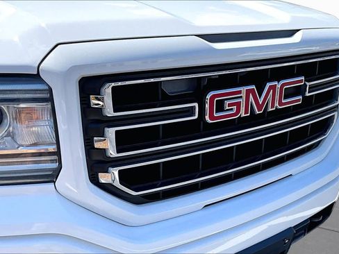 Used 2017 GMC Sierra 1500 SLE w/ SLE Value Package AWD/4WD image 29