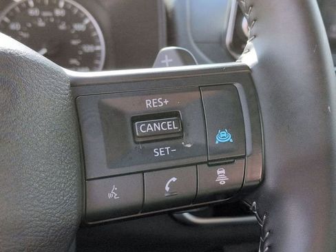 Used 2025 Nissan Rogue SV image 19