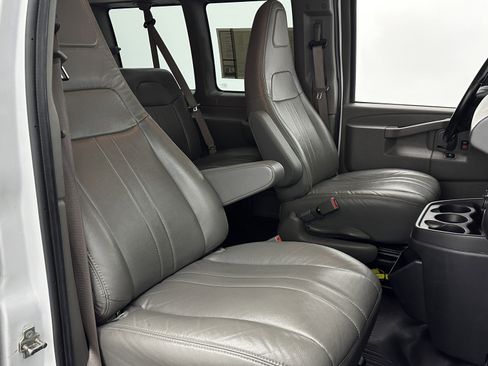 Used 2023 Chevrolet Express 3500 LS image 32