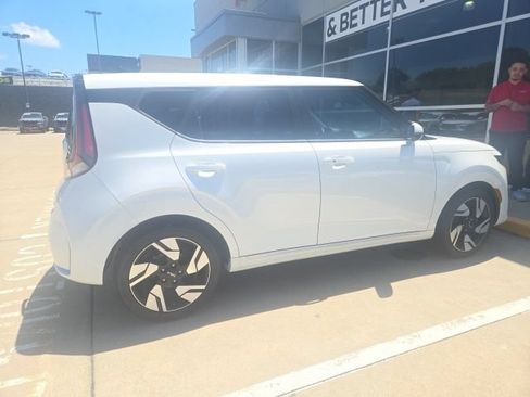 Used 2023 Kia Soul GT-Line FWD image 4