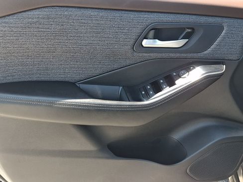 Used 2023 Nissan Rogue SV AWD/4WD image 11