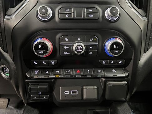 Used 2020 GMC Sierra 2500 Denali w/ Denali Ultimate Package image 40