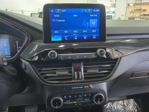 Used 2025 Ford Escape ST-Line AWD/4WD image 19