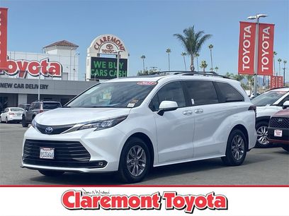 Used 2025 Toyota Sienna XLE