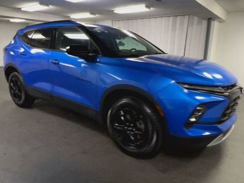 Certified 2024 Chevrolet Blazer LT w/ Convenience Package FWD image 2