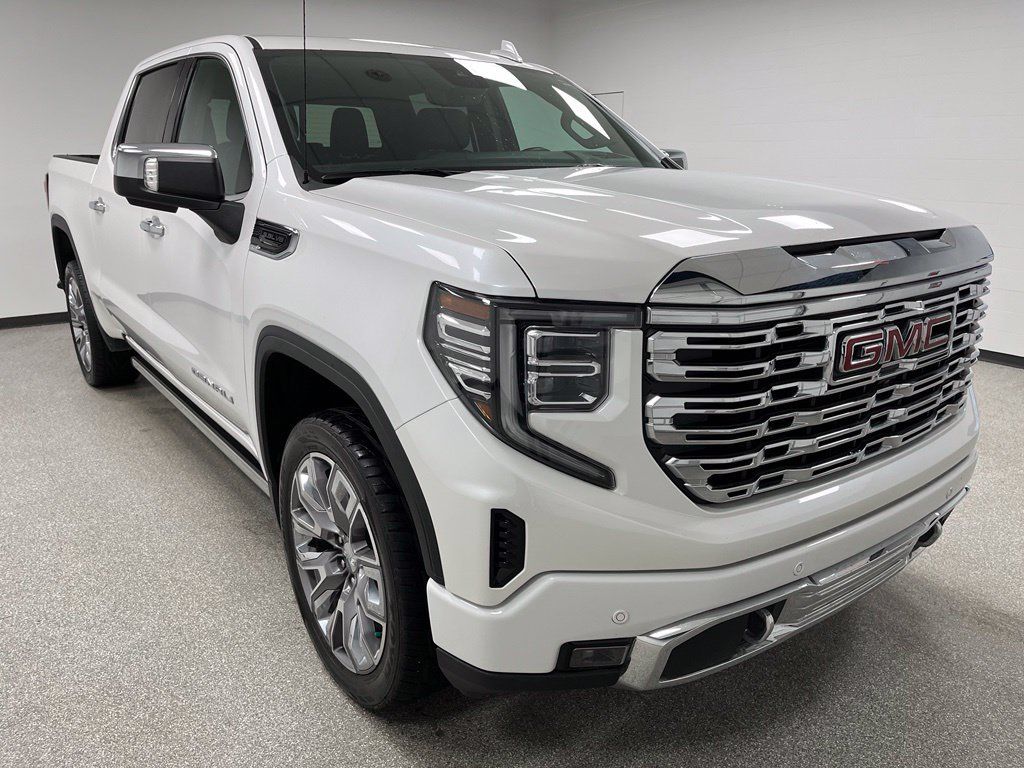 Used 2023 GMC Sierra 1500 Denali w/ Denali Reserve Package AWD/4WD image 2