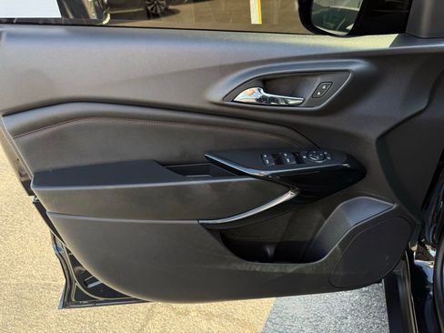Used 2025 Chevrolet Trax RS w/ Driver Confidence Package FWD image 19
