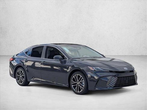 Used 2025 Toyota Camry XLE w/ Premium Plus Package image 7