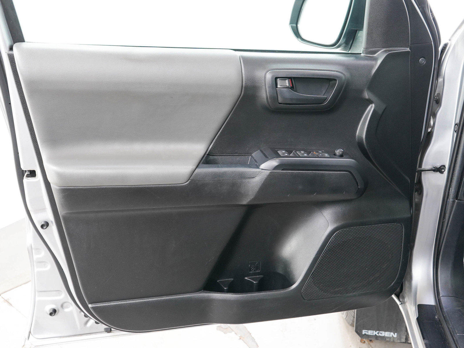 Used 2021 Toyota Tacoma SR AWD/4WD image 20