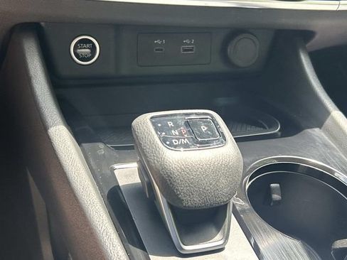 Used 2023 Nissan Rogue SV FWD image 32