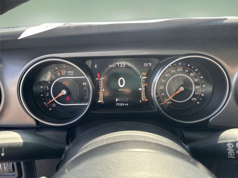 Used 2018 Jeep Wrangler Unlimited Sport S AWD/4WD image 13